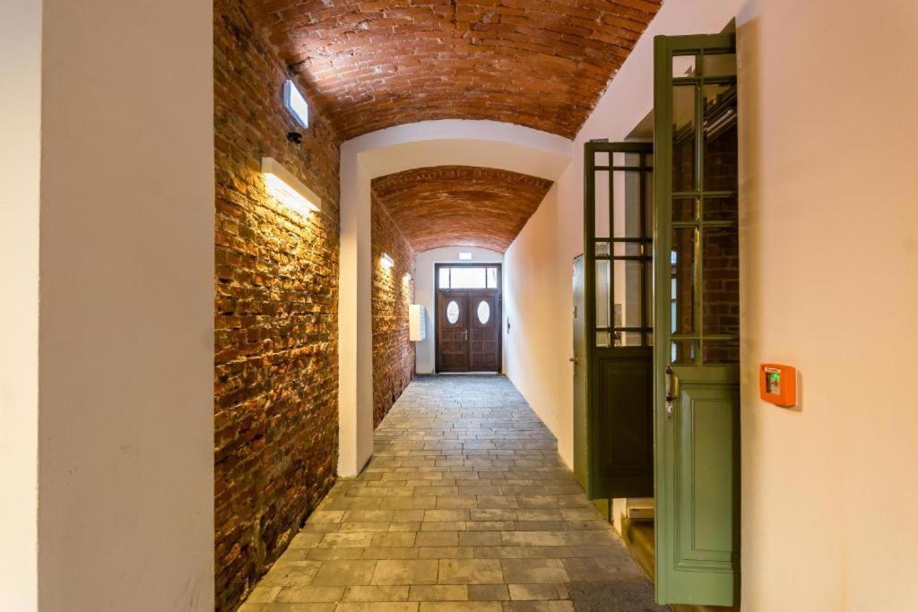 Relax Jacuzzi Apartment クラクフ エクステリア 写真